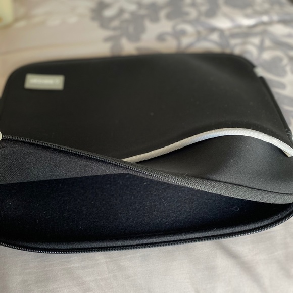 13” MacBook laptop case - Picture 2 of 3